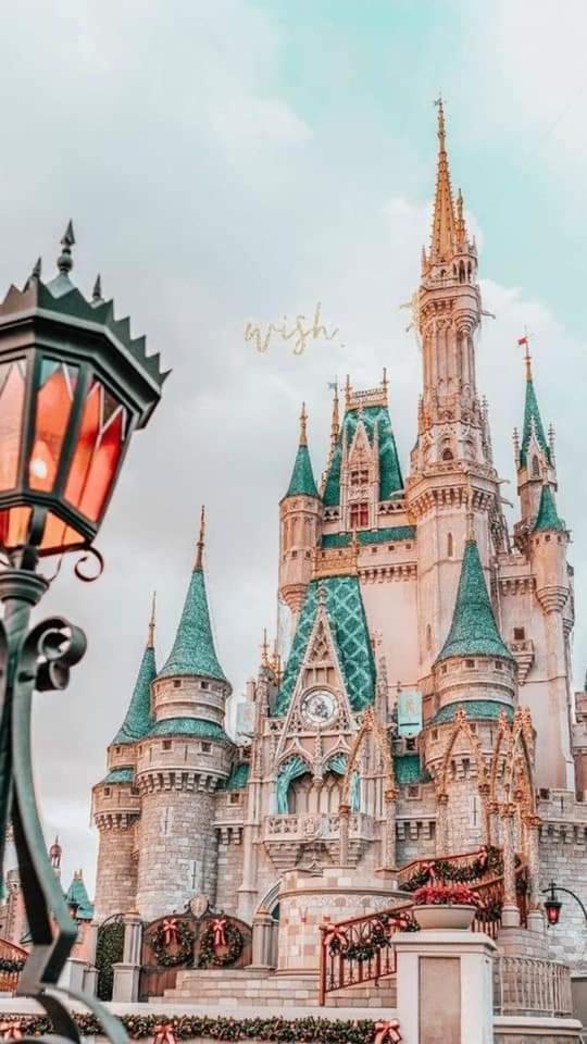 Hello Disneyland Paris *